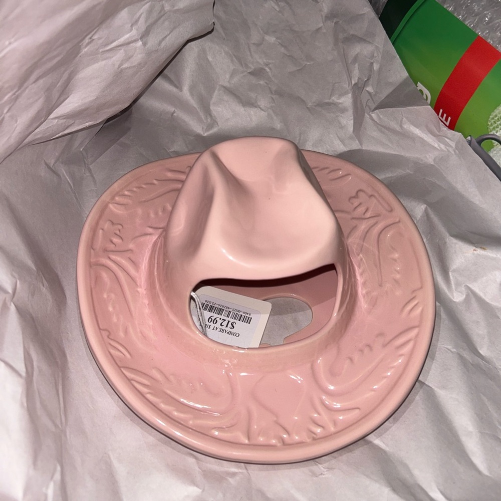 Cowgirl pink hat viral